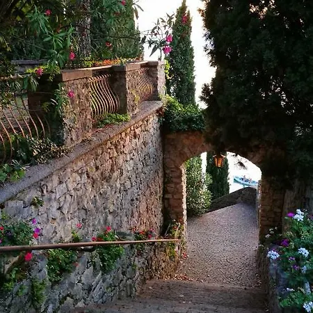 Bellavista Eremitaggio Apartment Torri Del Benaco Exterior photo