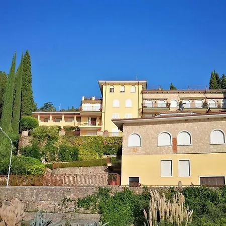 Bellavista Eremitaggio Apartment Torri Del Benaco Exterior photo